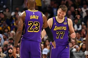 东契奇重要时刻战术调整，中国队带队取胜！赛场气氛高涨(东契奇的比赛视频)